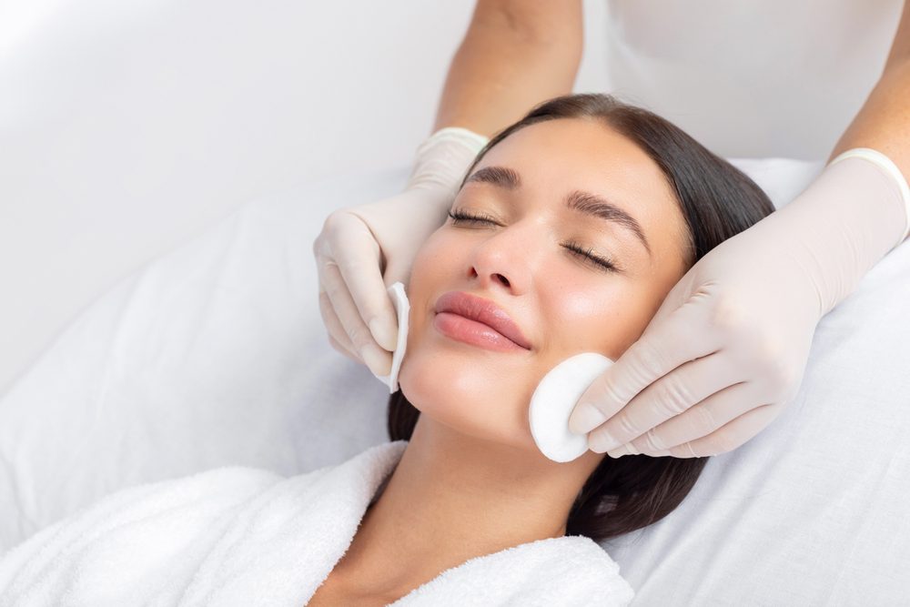 Non-Surgical Options Available at Aesthetic Clinics